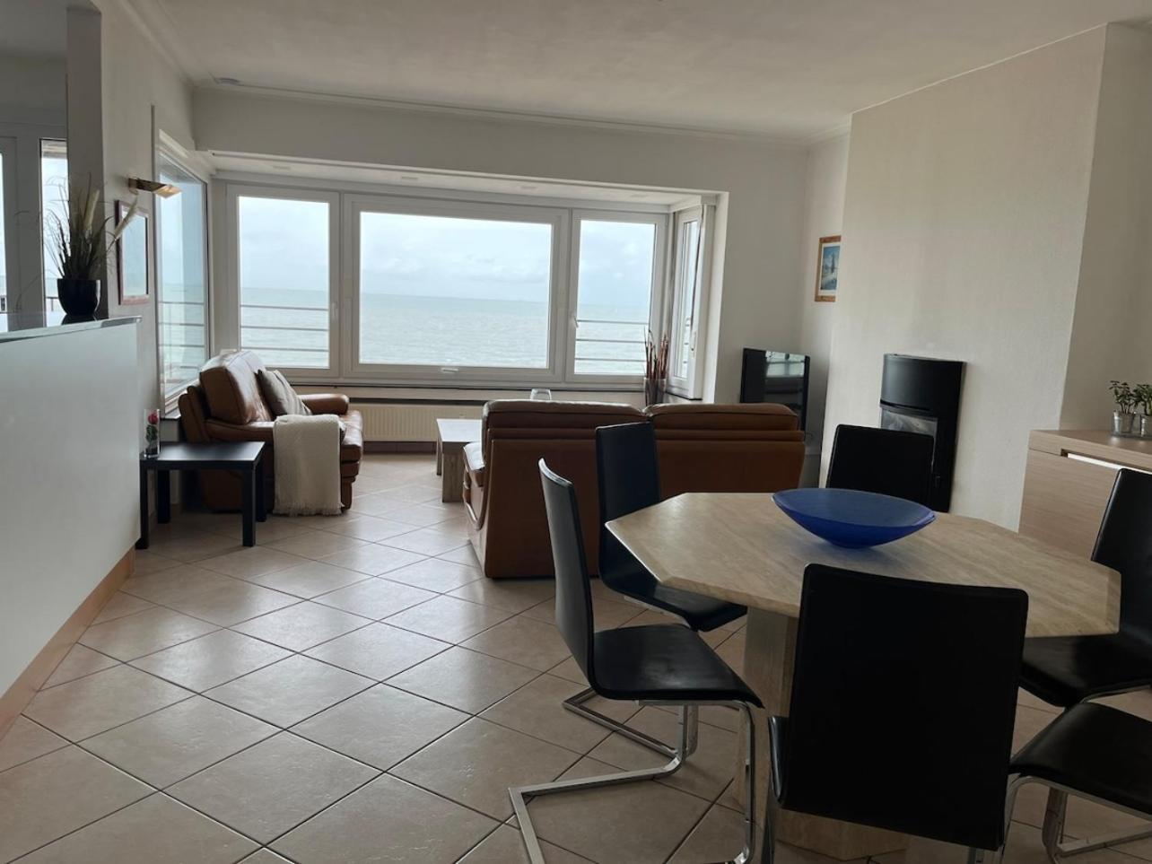 Bright Apartment With Sea View オステンド エクステリア 写真